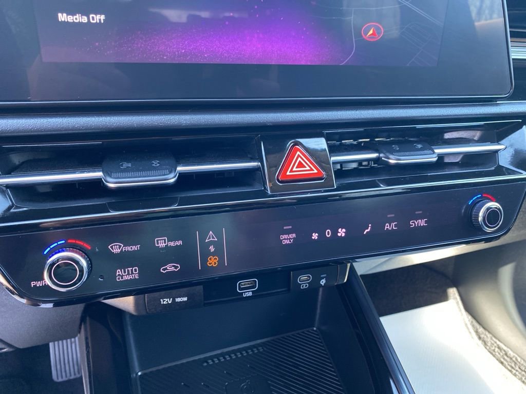 Certified 2024 Kia Niro EX image 34