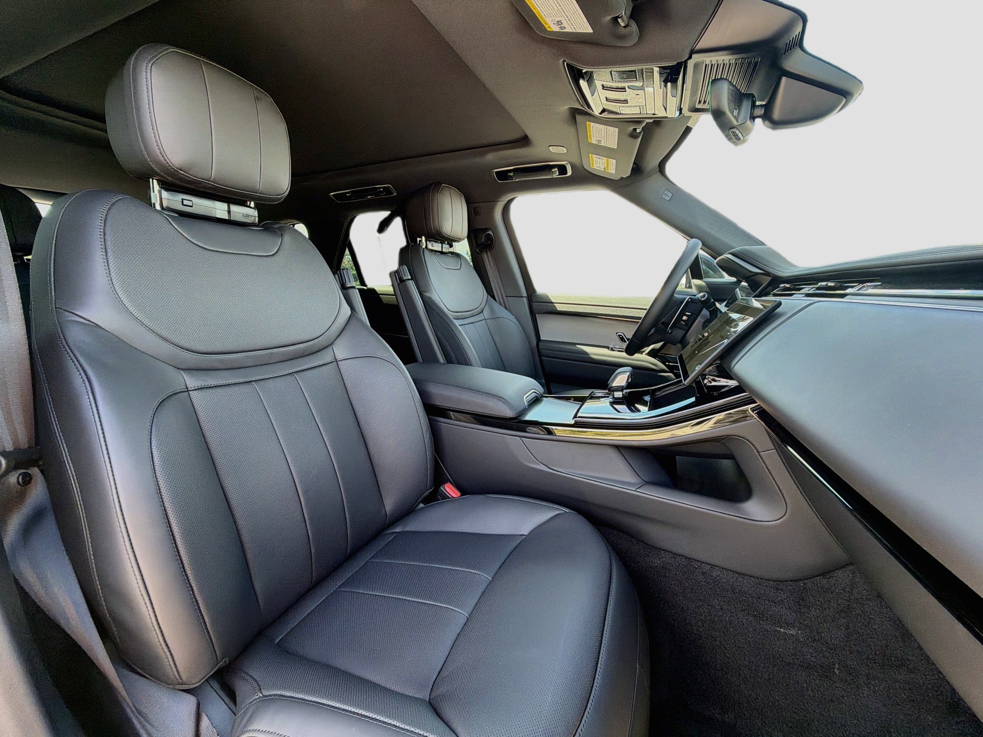 New 2027 Land Rover Range Rover Sport SE AWD/4WD image 16