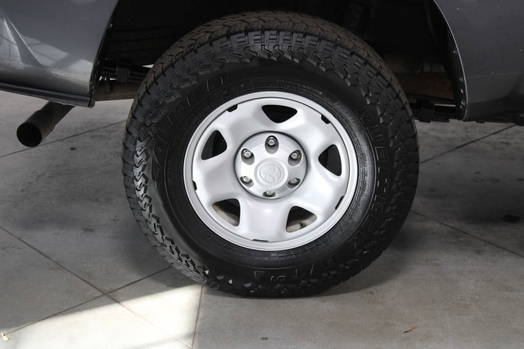 Used 2022 Toyota Tacoma SR image 14