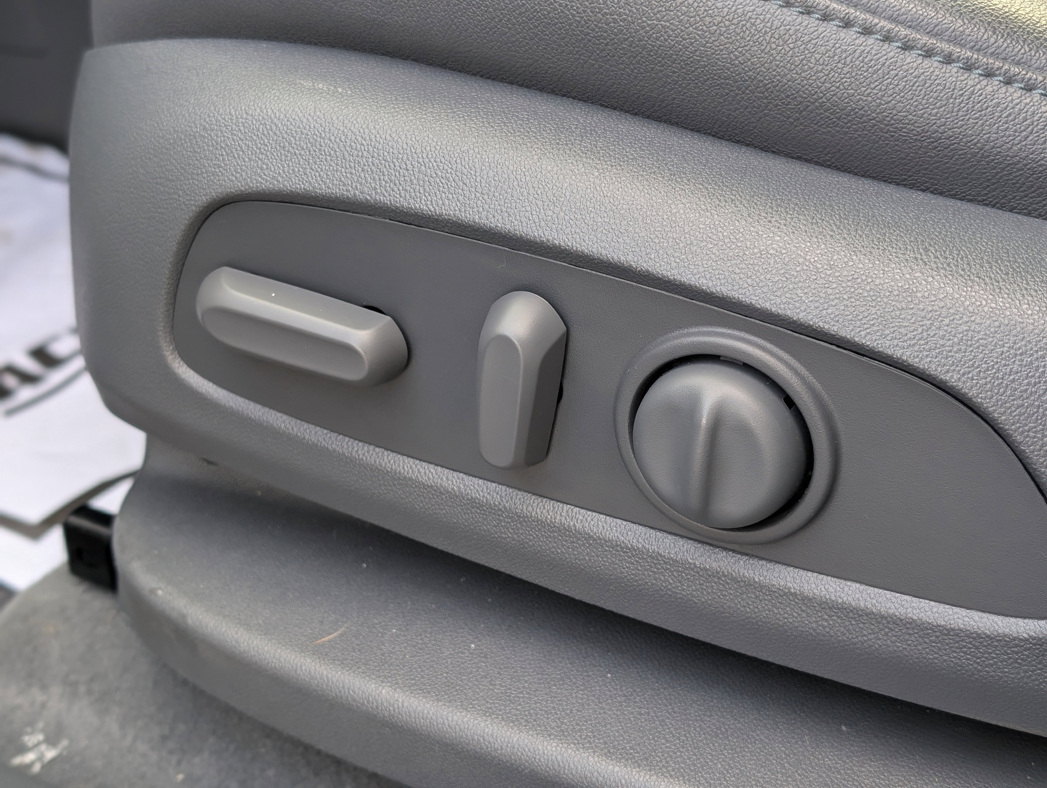 Used 2022 Chevrolet Blazer LT image 32