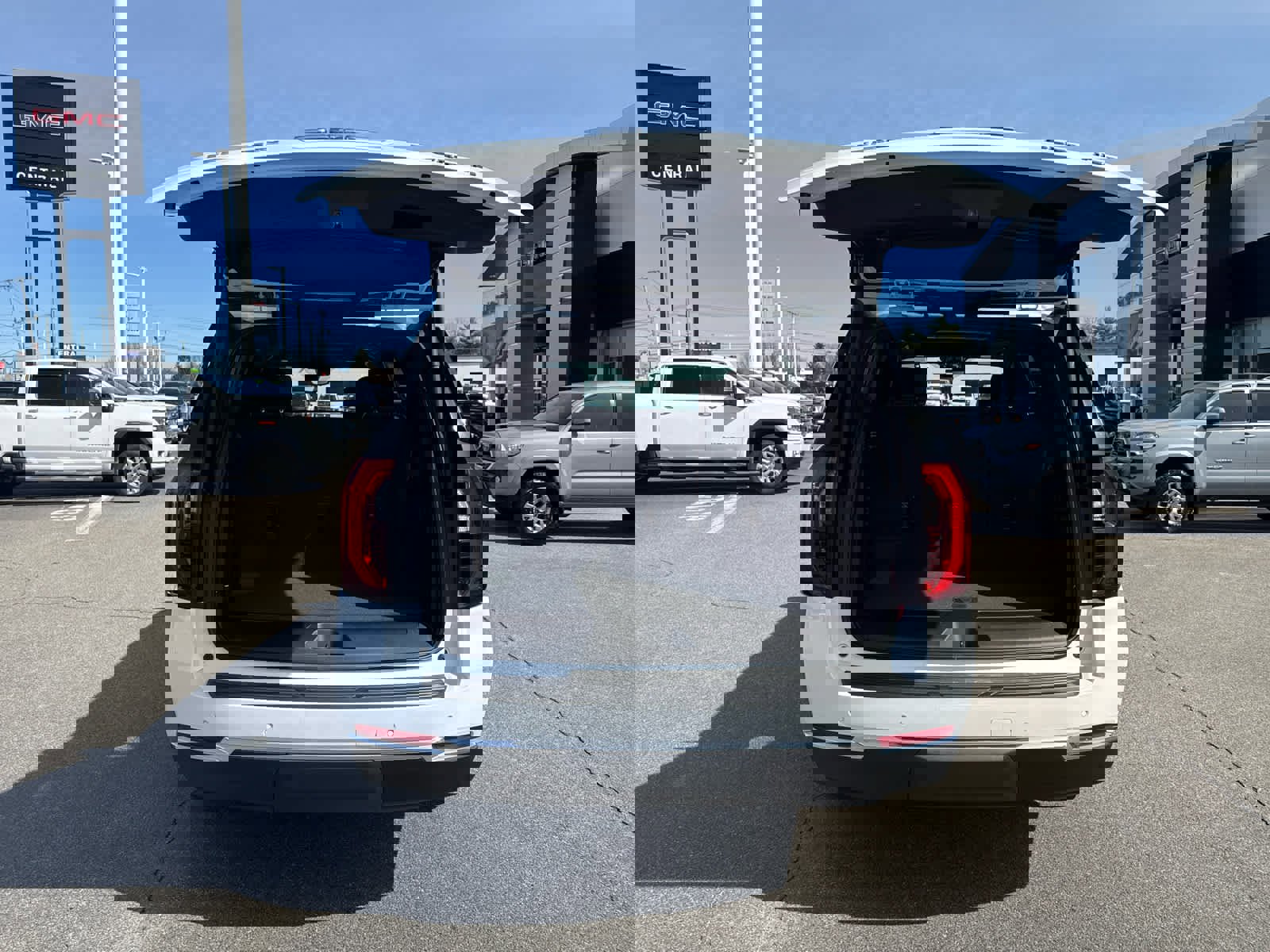 New 2026 GMC Yukon Elevation w/ Elevation Premium Package image 10