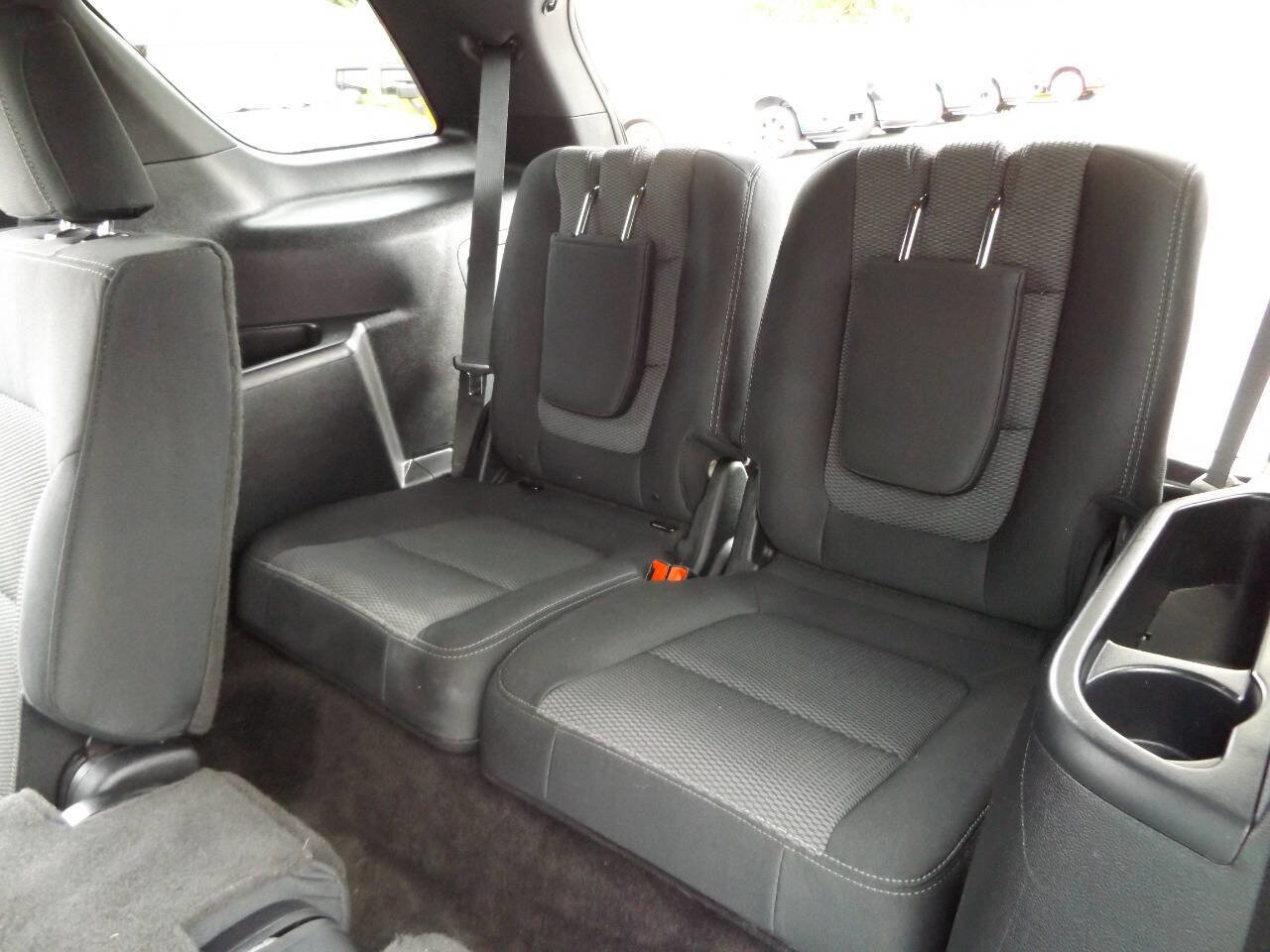 Used 2016 Ford Explorer XLT image 16