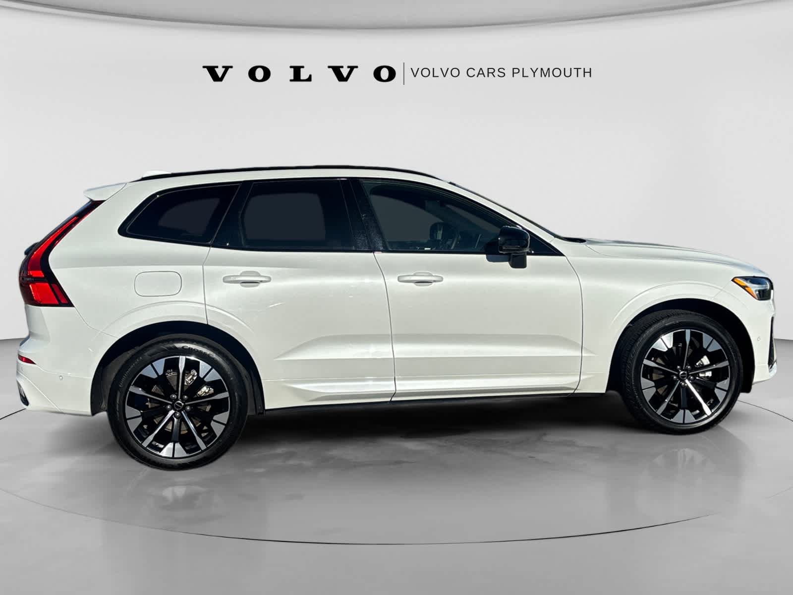 Used 2026 Volvo XC60 B5 Plus AWD/4WD image 8