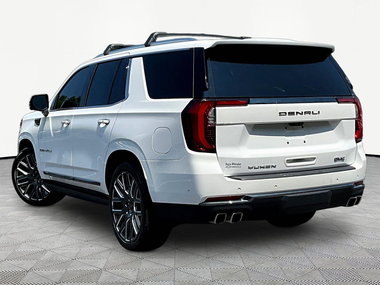 Used 2025 GMC Yukon Denali Ultimate AWD/4WD image 4