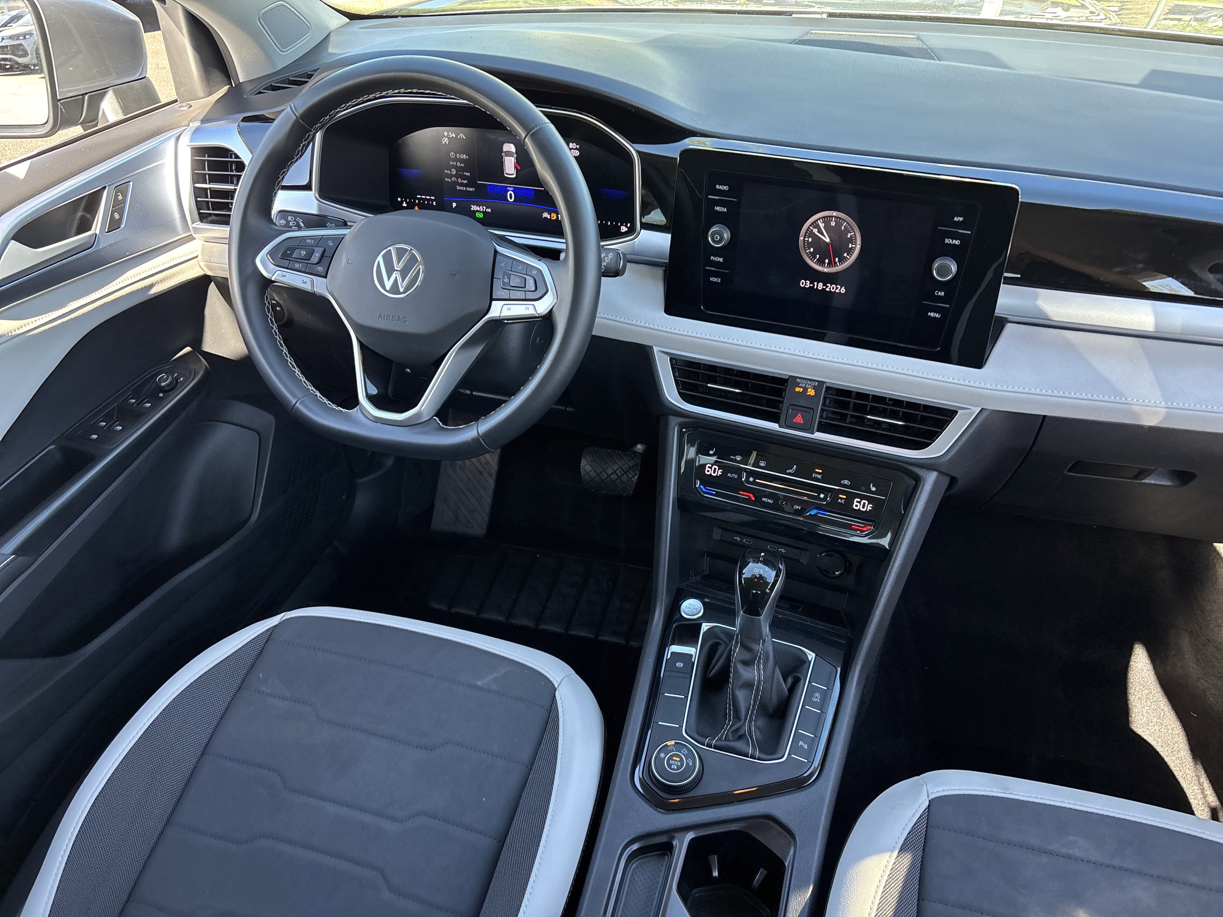 Used 2025 Volkswagen Taos SE image 13