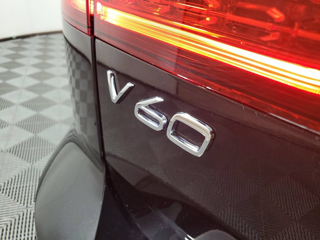 New 2026 Volvo V60 B5 Cross Country Ultra w/ Protection Package Premier AWD/4WD image 8