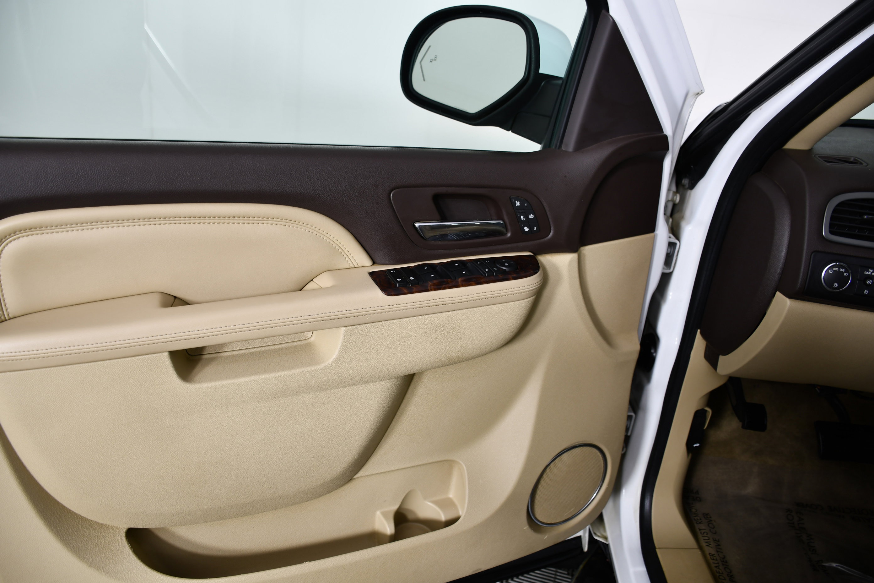 Used 2012 GMC Yukon Denali AWD/4WD image 36