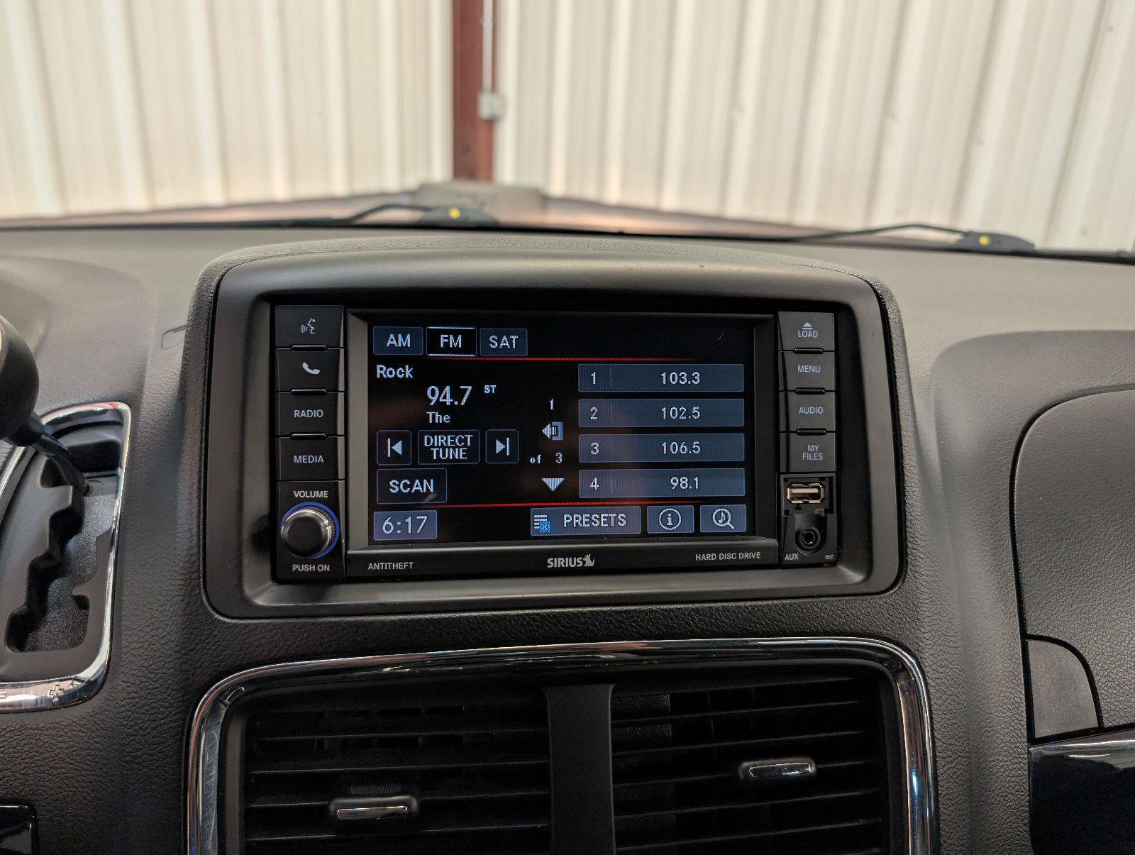 Used 2016 Dodge Grand Caravan SXT FWD image 22