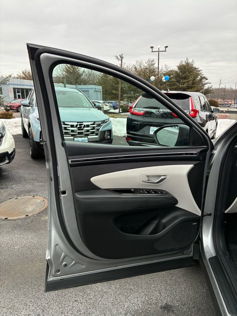 Used 2023 Hyundai Tucson Limited w/ Cargo Package image 48