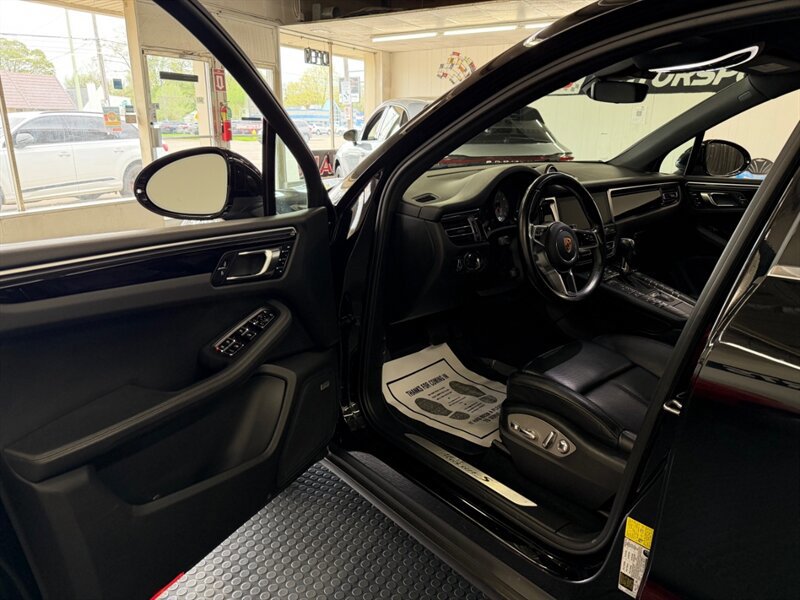 Used 2019 Porsche Macan S AWD/4WD image 14