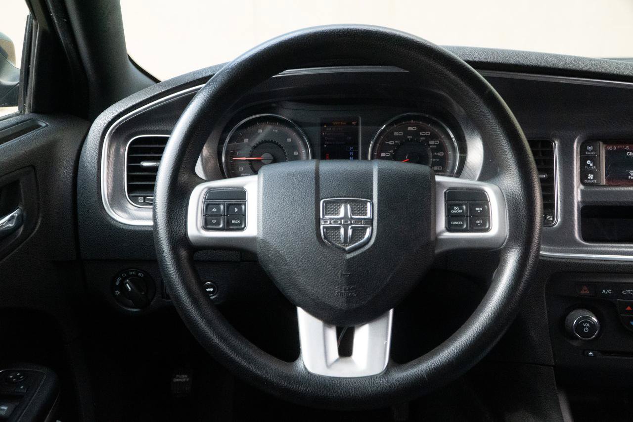 Used 2013 Dodge Charger SE RWD image 30