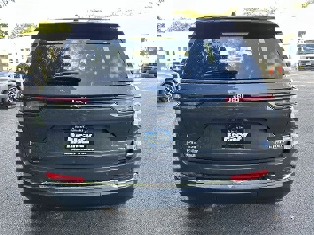 New 2025 Jeep Grand Cherokee Limited image 16