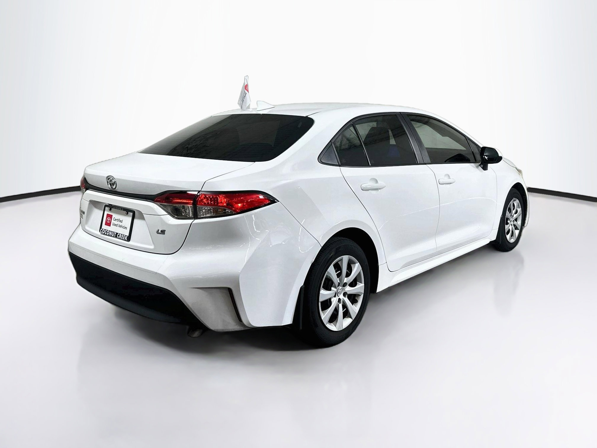 Certified 2025 Toyota Corolla LE FWD image 3