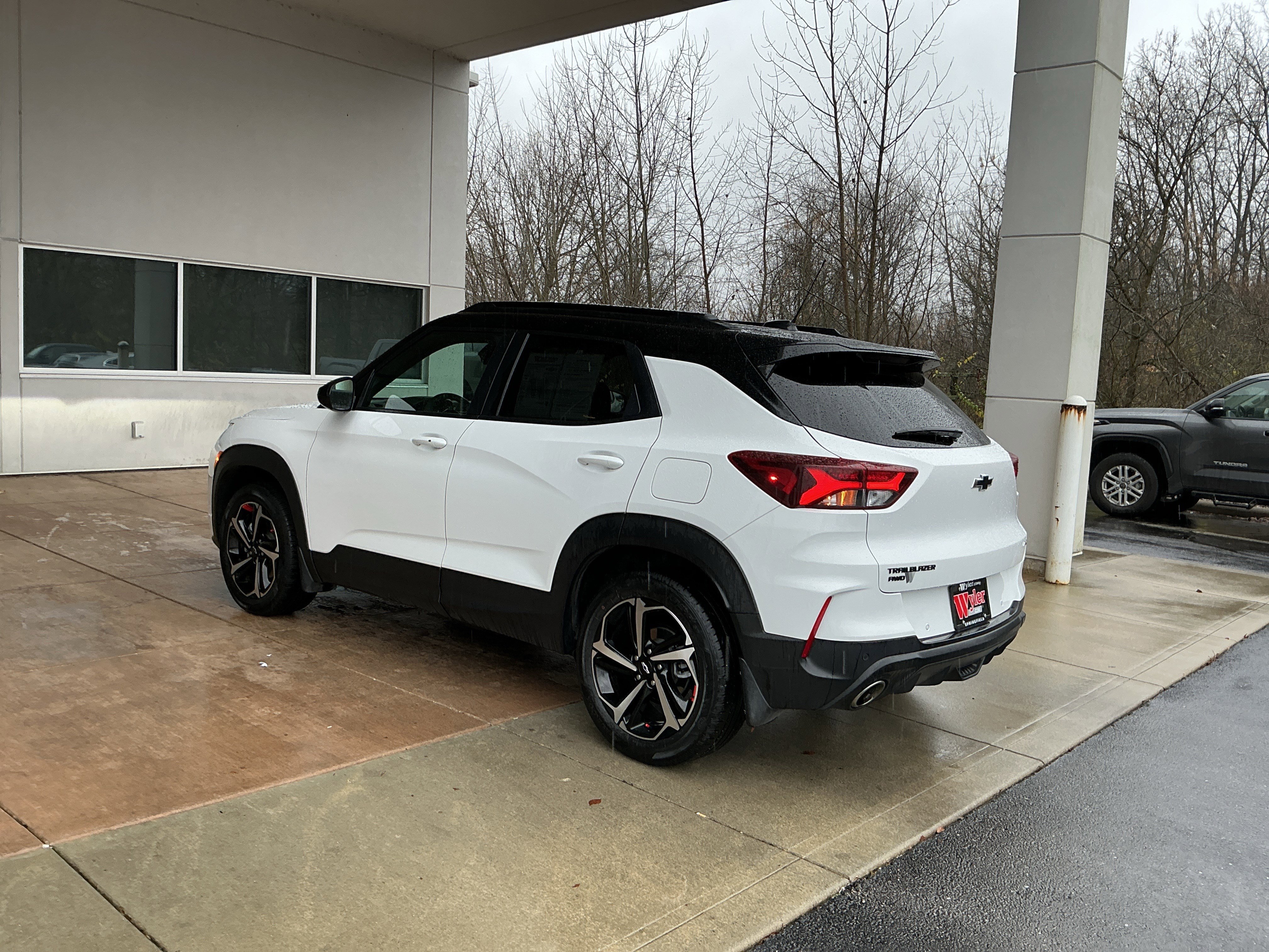 Used 2023 Chevrolet TrailBlazer RS w/ Sun and Liftgate Package image 20