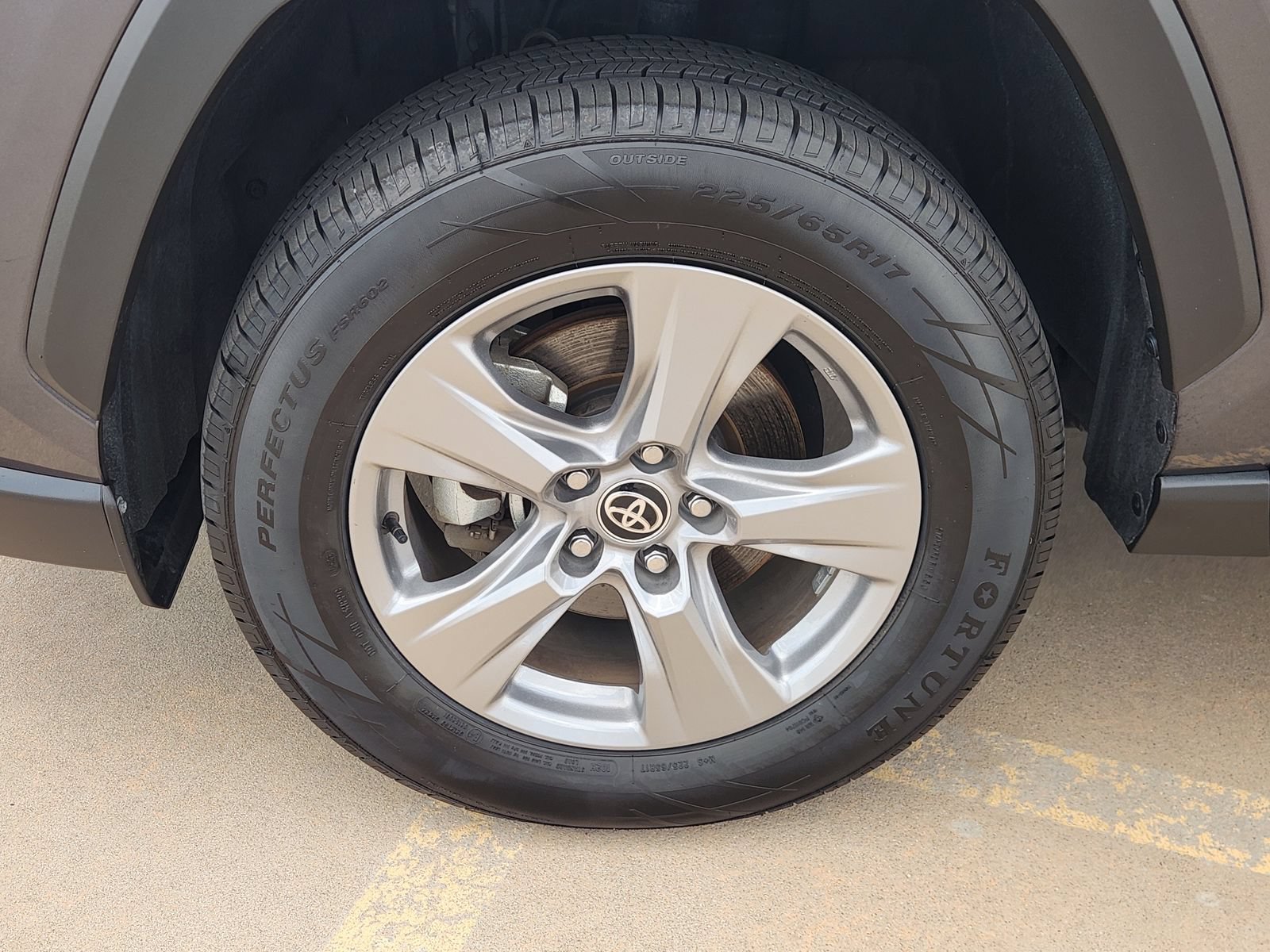 Used 2024 Toyota RAV4 XLE FWD image 14