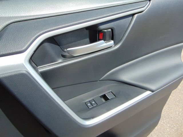 Used 2025 Toyota RAV4 XLE image 26