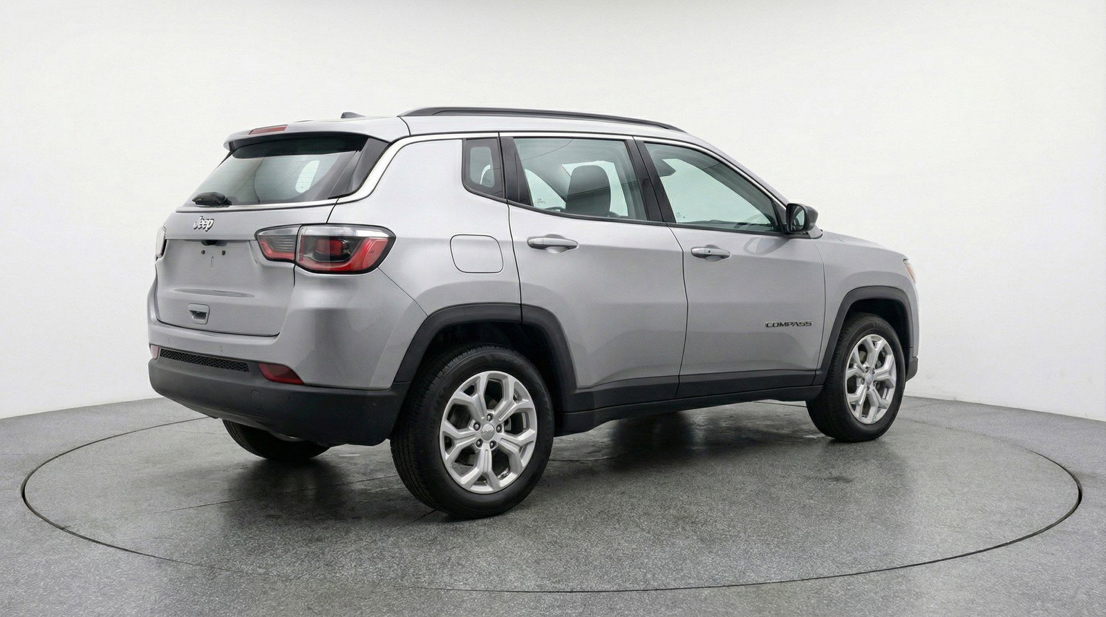 Used 2025 Jeep Compass Latitude image 7