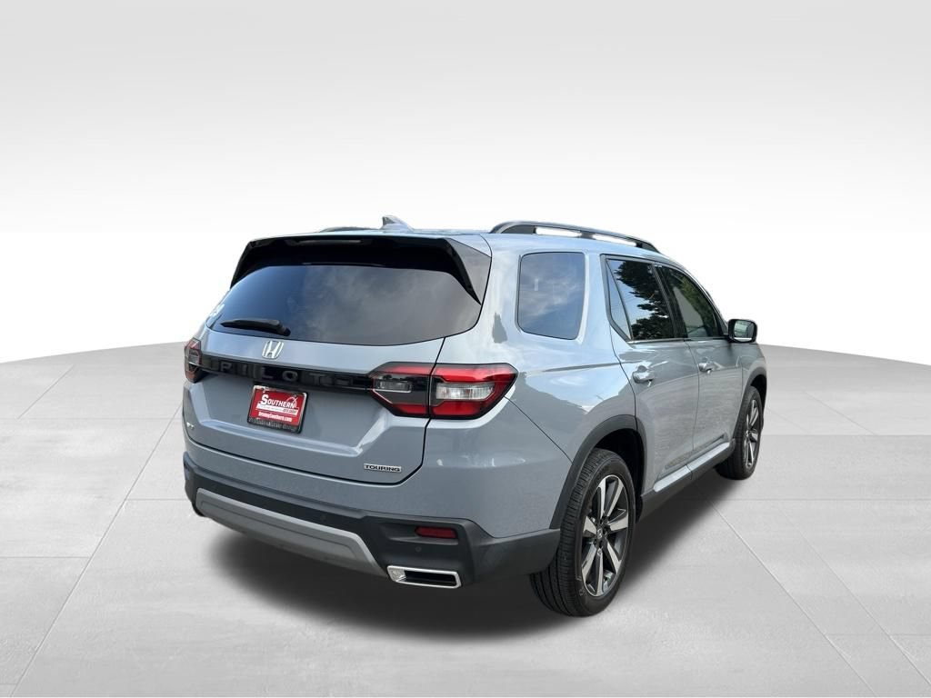 Used 2024 Honda Pilot Touring image 5
