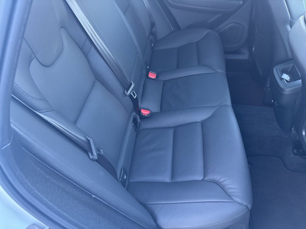 Used 2025 Volvo XC60 B5 Plus image 45