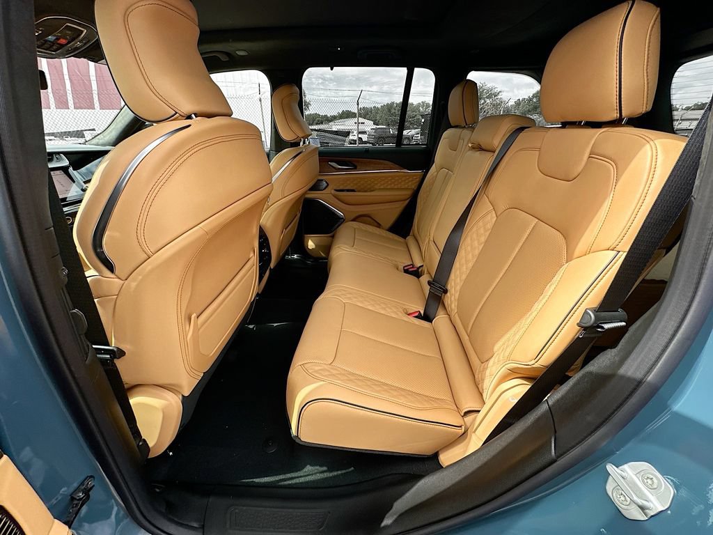 New 2026 Jeep Grand Cherokee Summit AWD/4WD image 31