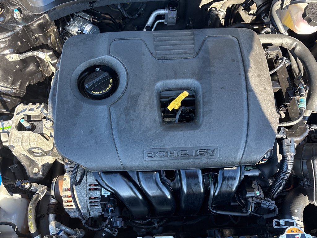 Used 2022 Kia Forte LXS FWD image 3