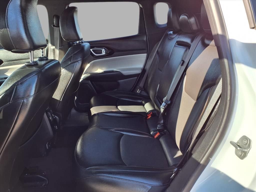 Used 2023 Jeep Compass Limited image 21