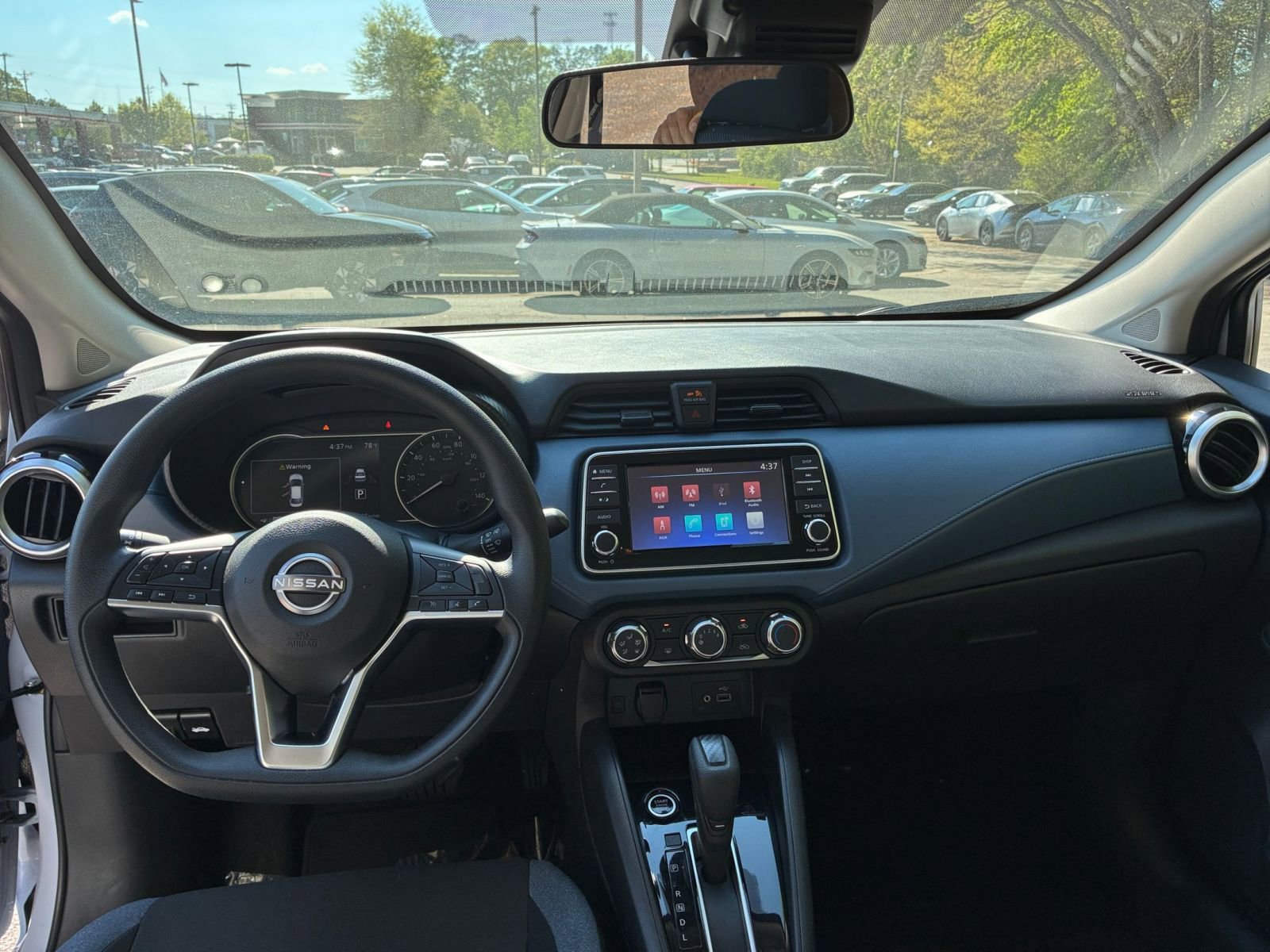 Used 2025 Nissan Versa SV image 34