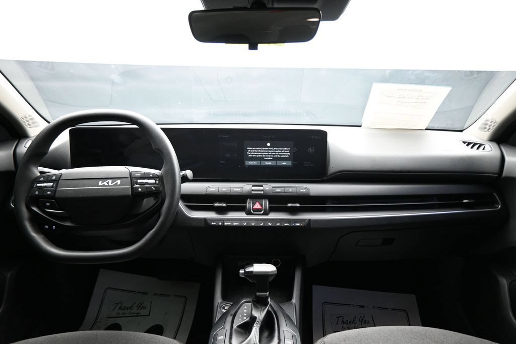 Used 2025 Kia K4 FWD image 12