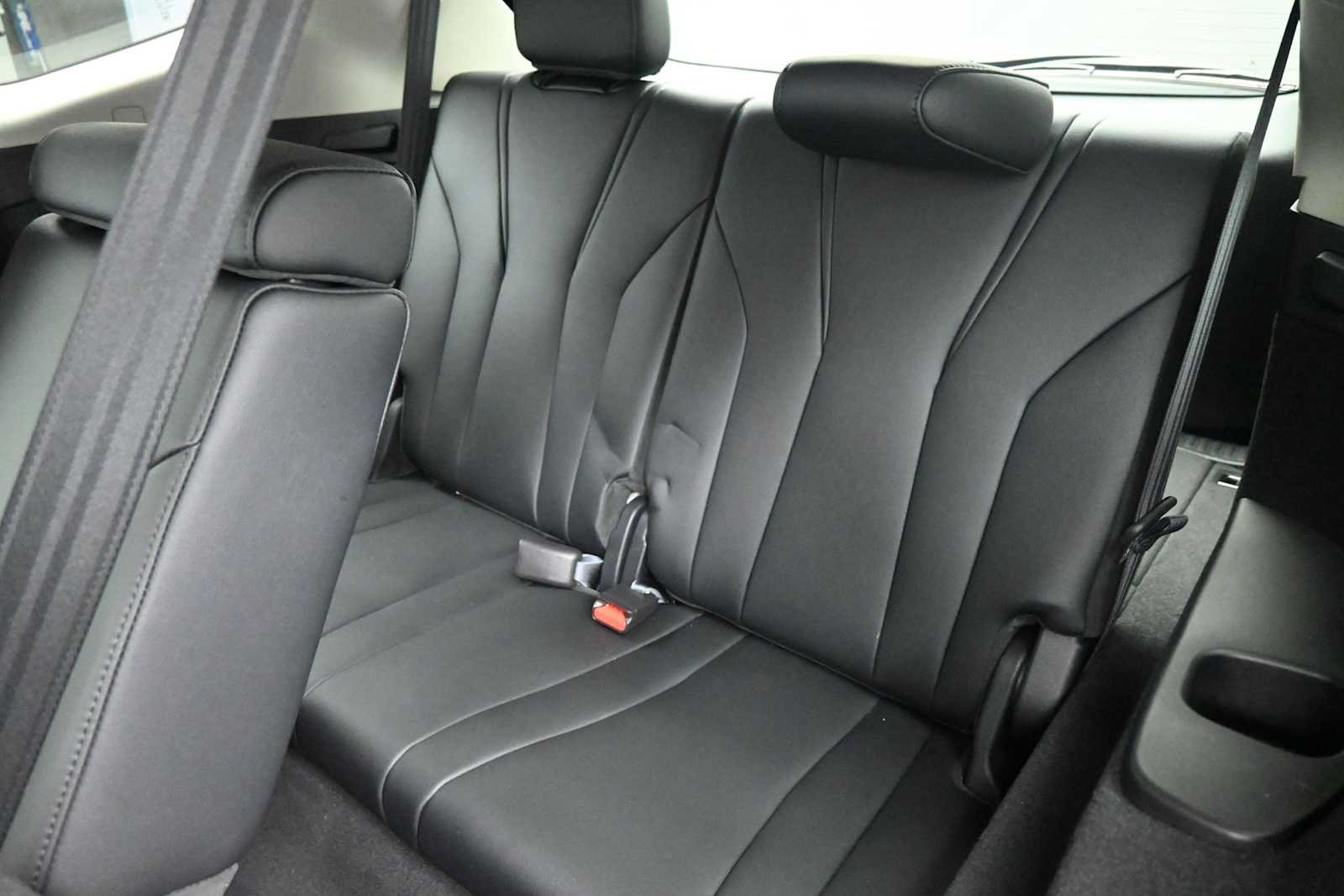 Used 2024 Acura MDX SH-AWD image 22