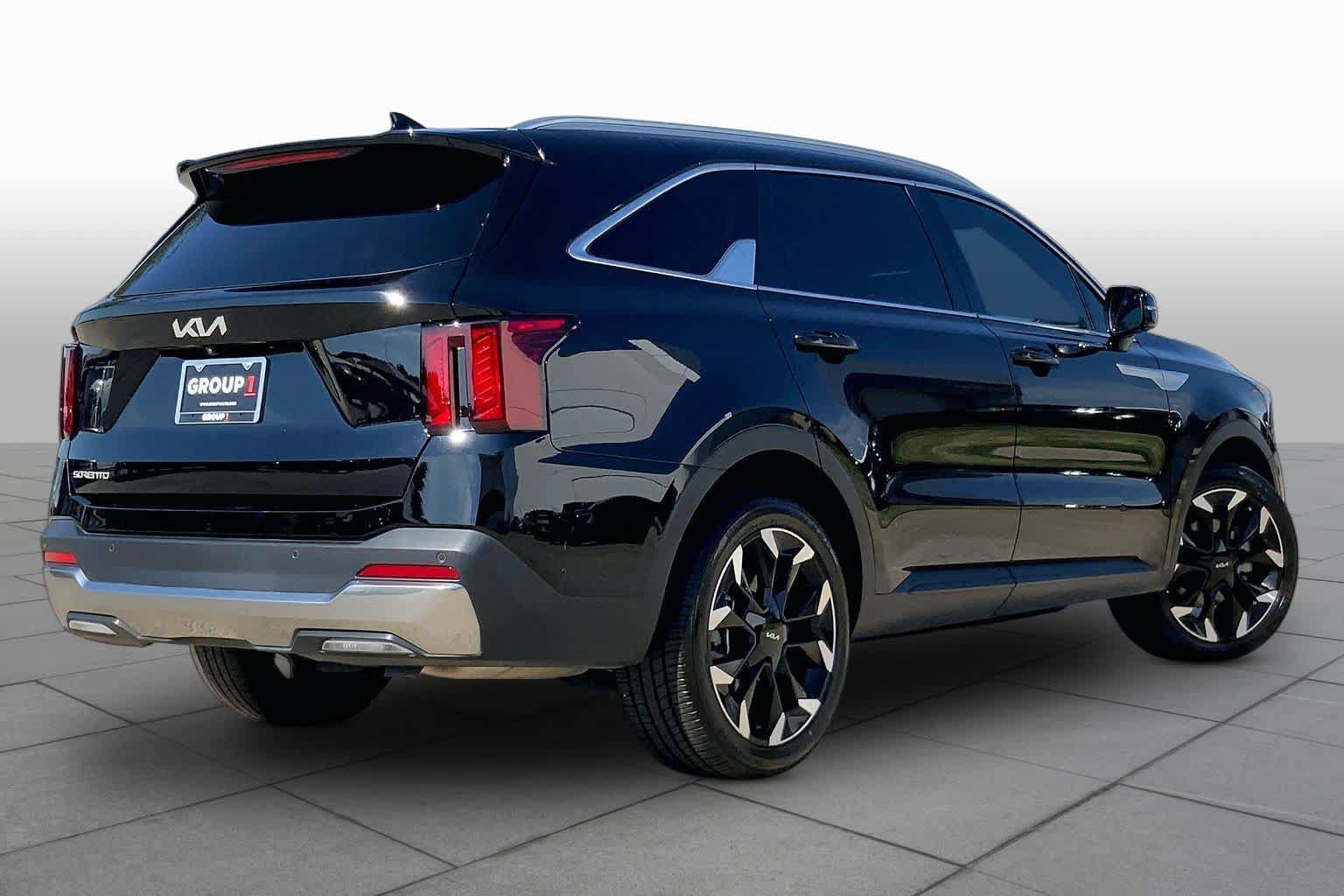 Used 2025 Kia Sorento EX FWD image 13