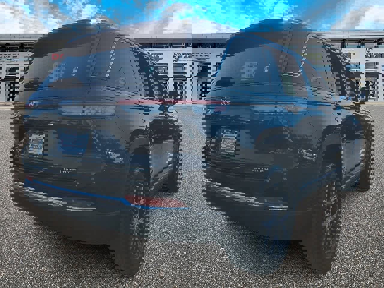 Used 2024 Jeep Grand Cherokee Limited image 8