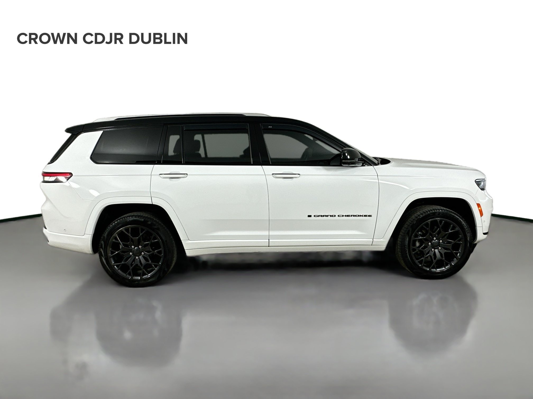 Used 2023 Jeep Grand Cherokee L Summit w/ High Altitude Package AWD/4WD image 4