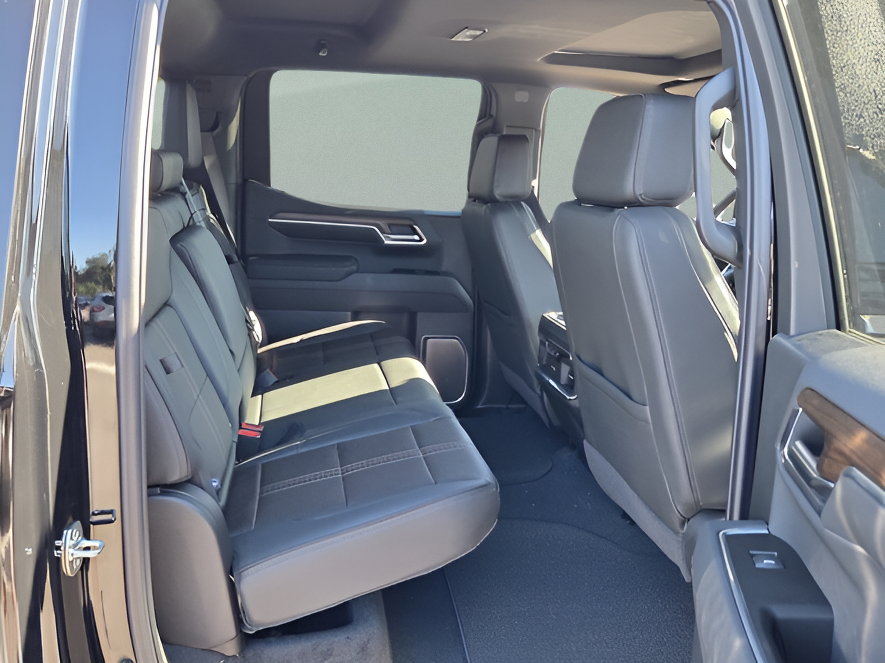 New 2026 Chevrolet Silverado 1500 High Country w/ Technology Package AWD/4WD image 14