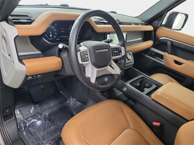 Used 2024 Land Rover Defender 110 S image 16