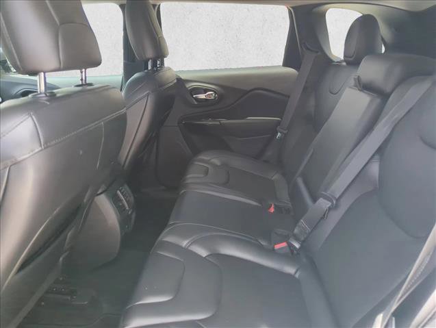 Used 2020 Jeep Cherokee Latitude Plus FWD image 18