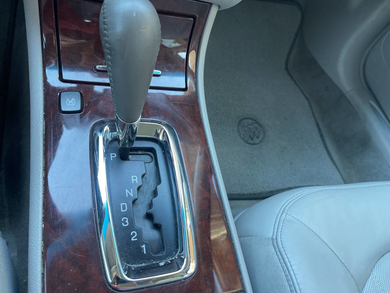 Used 2008 Buick Lucerne CXL w/ Ultra Confidence Package FWD image 20