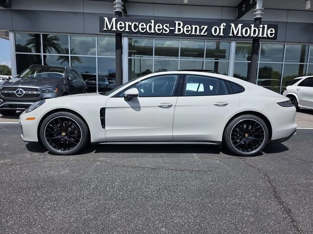 Used 2022 Porsche Panamera RWD image 1