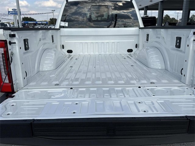 New 2026 Ford F250 Platinum w/ FX4 Off-Road Package image 13