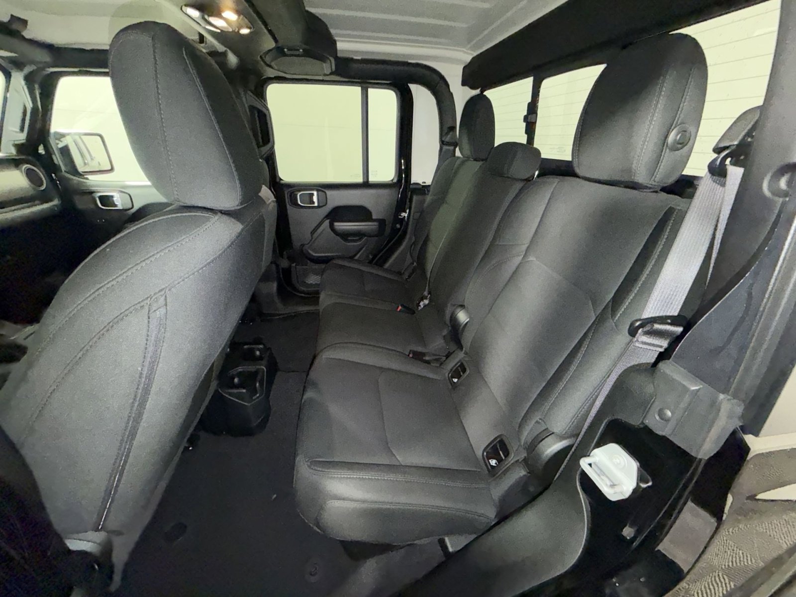 Used 2021 Jeep Gladiator Willys image 35