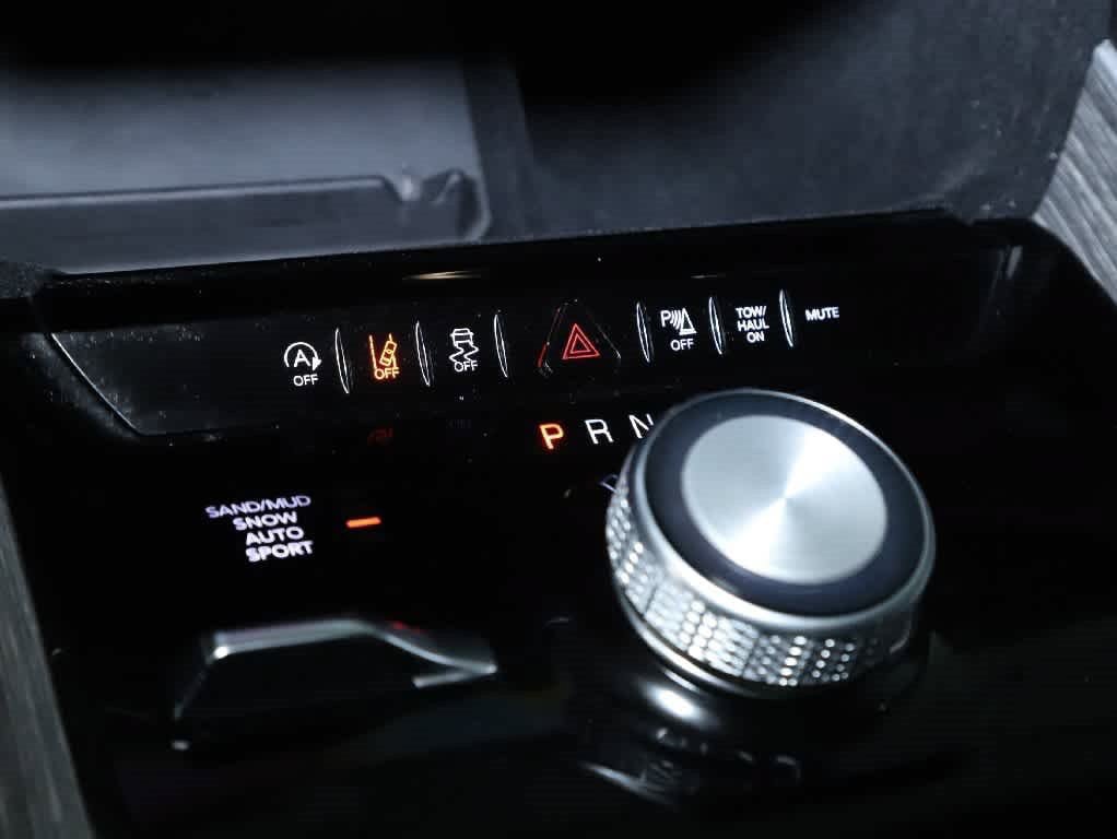 Used 2024 Jeep Wagoneer Series II w/ Premium Group I AWD/4WD image 30
