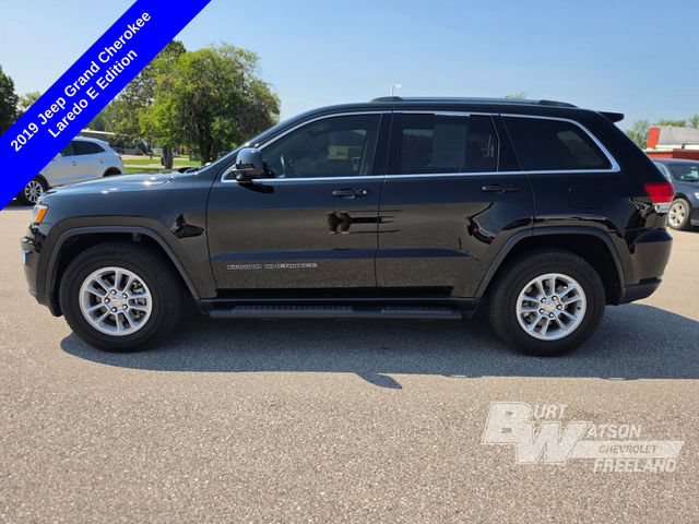 Used 2019 Jeep Grand Cherokee Laredo RWD image 3