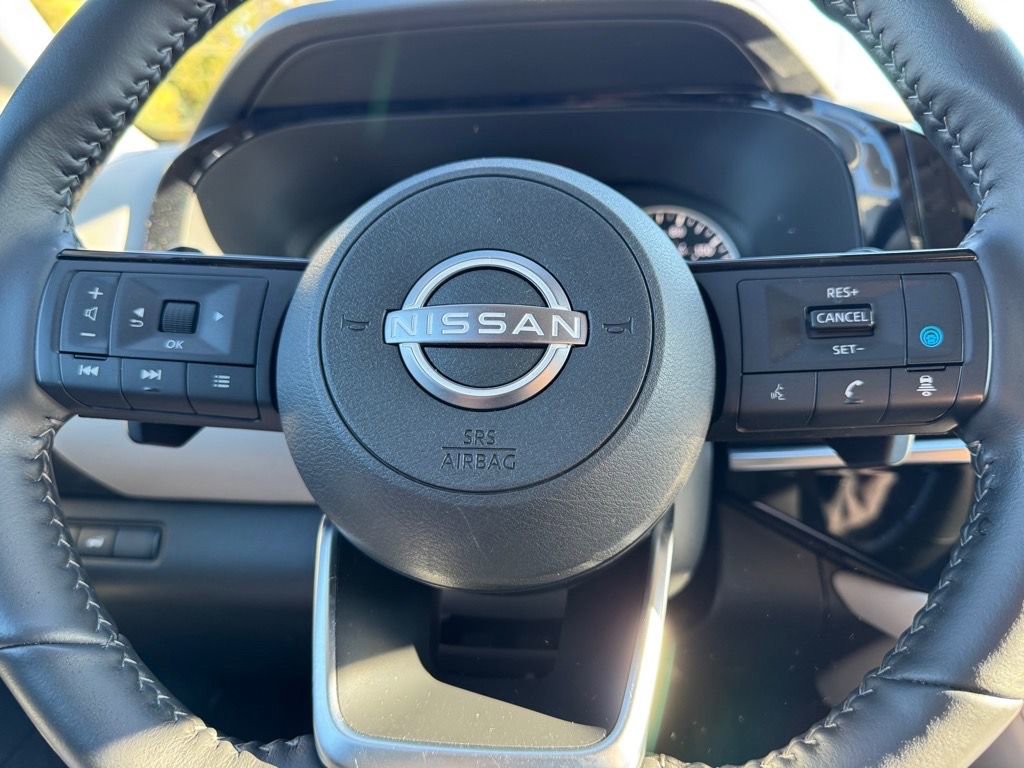 Certified 2025 Nissan Pathfinder SL image 18