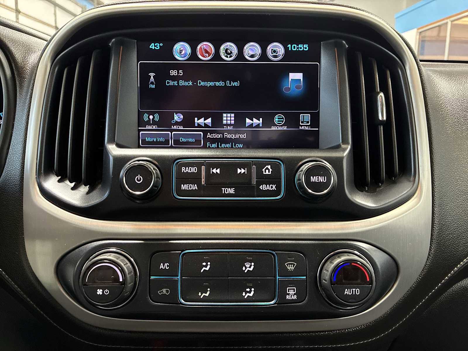 Used 2018 GMC Canyon SLT image 12