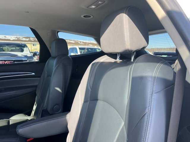Used 2019 Buick Enclave Essence image 35