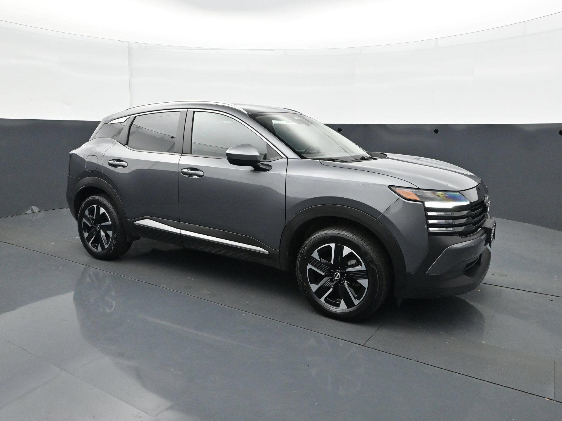 Used 2025 Nissan Kicks SV w/ SV Premium Package AWD/4WD image 9