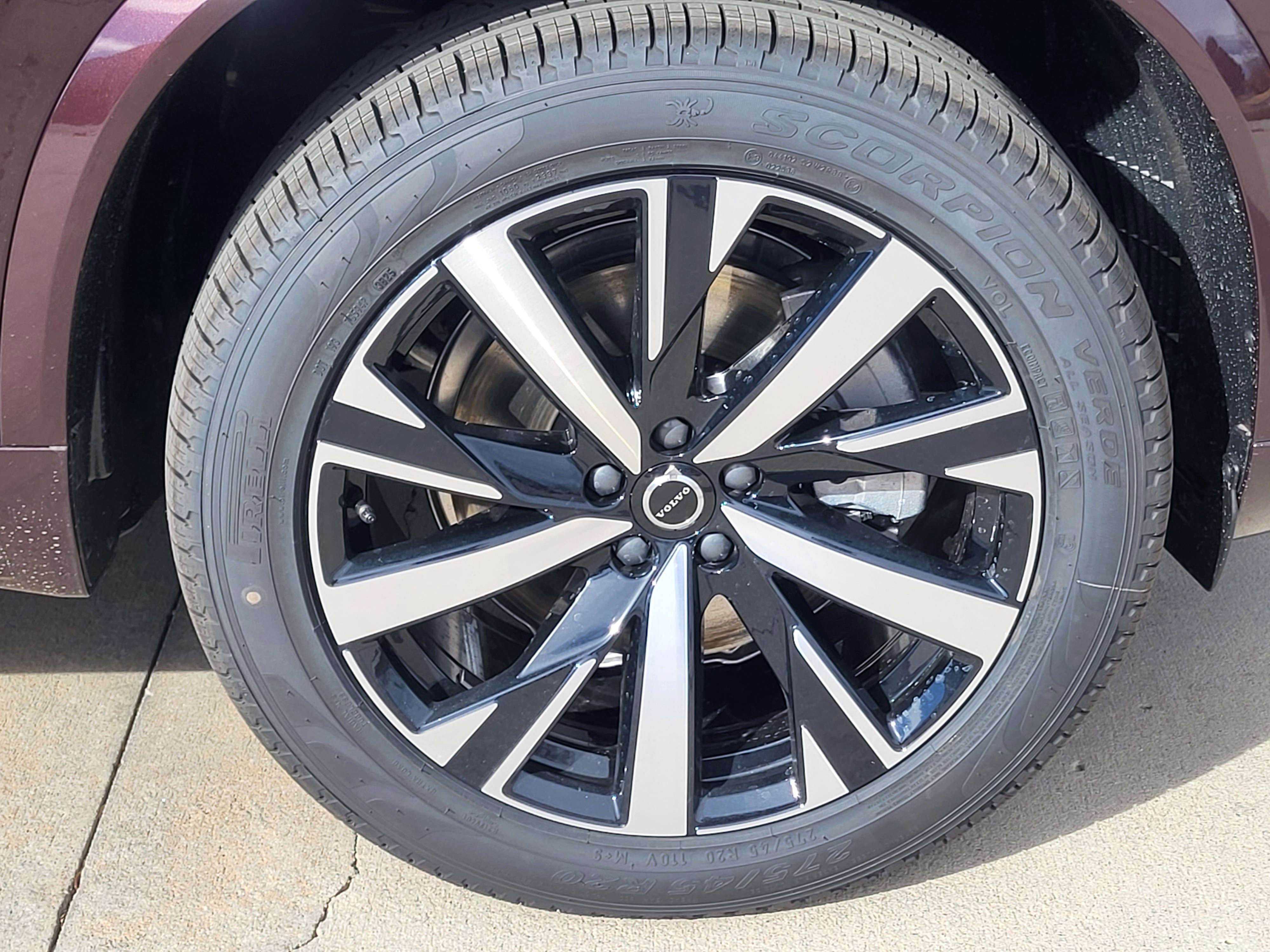 New 2026 Volvo XC90 B5 Core w/ Protection Package Premier AWD/4WD image 7