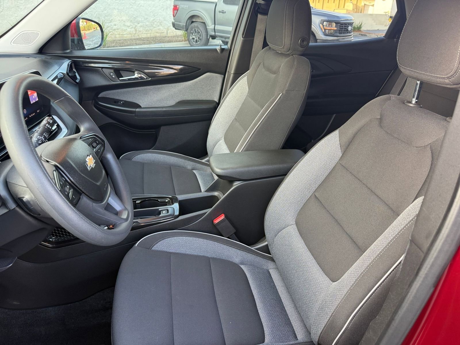 Used 2025 Chevrolet TrailBlazer LT image 24