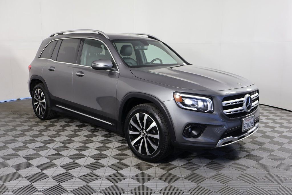 Used 2021 Mercedes-Benz GLB 250 4MATIC image 3
