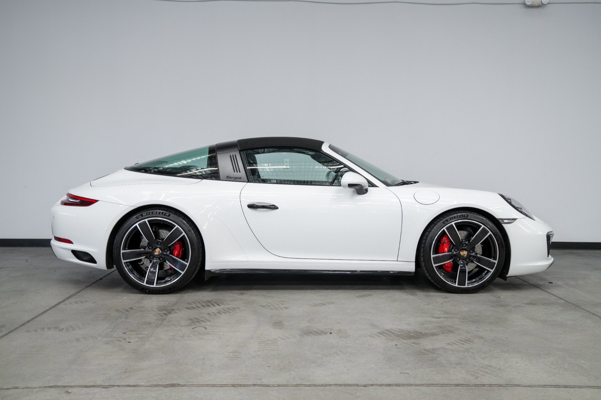 Used 2019 Porsche 911 Targa 4S AWD/4WD image 17