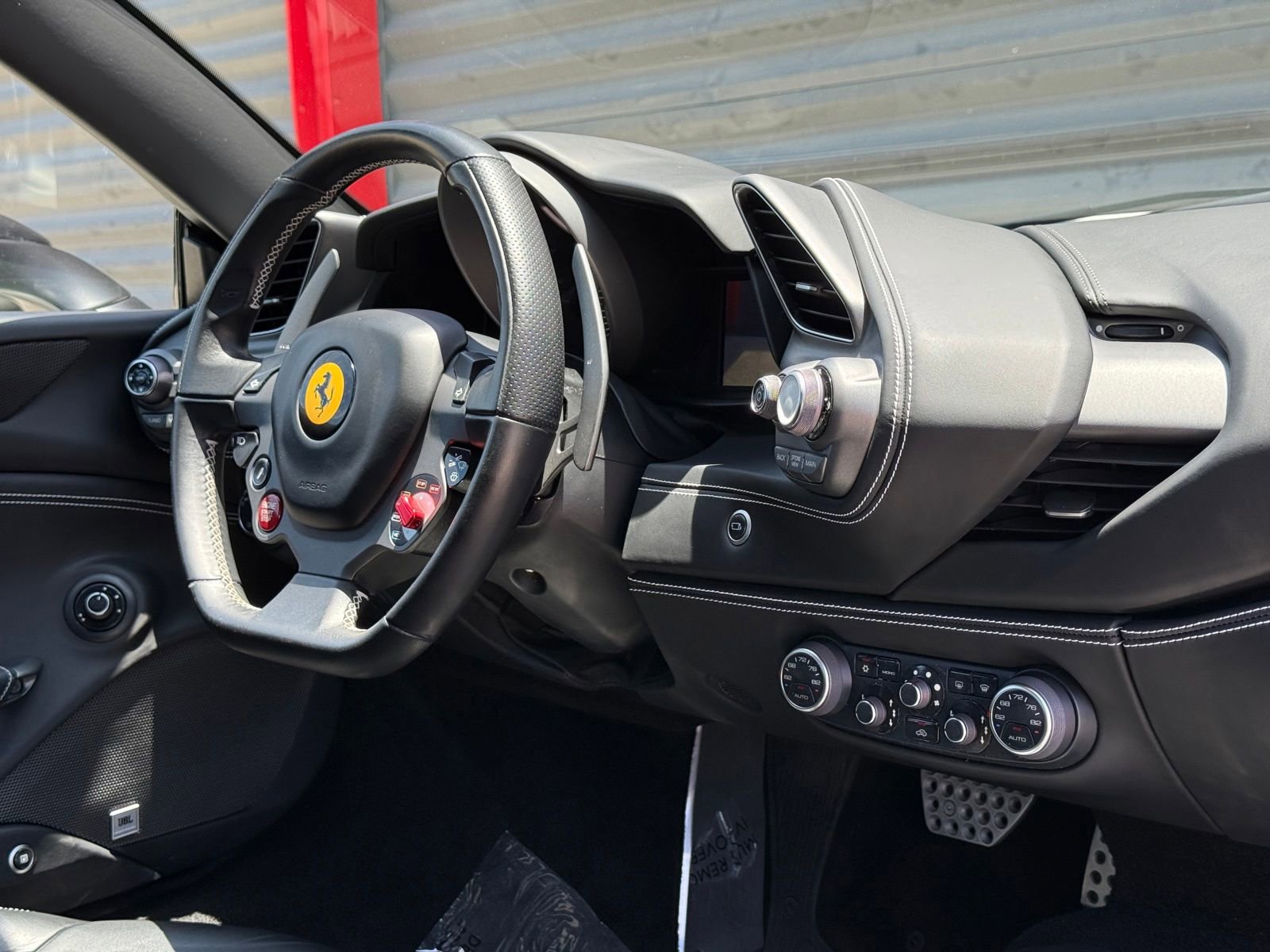 Used 2016 Ferrari 488 GTB RWD image 33